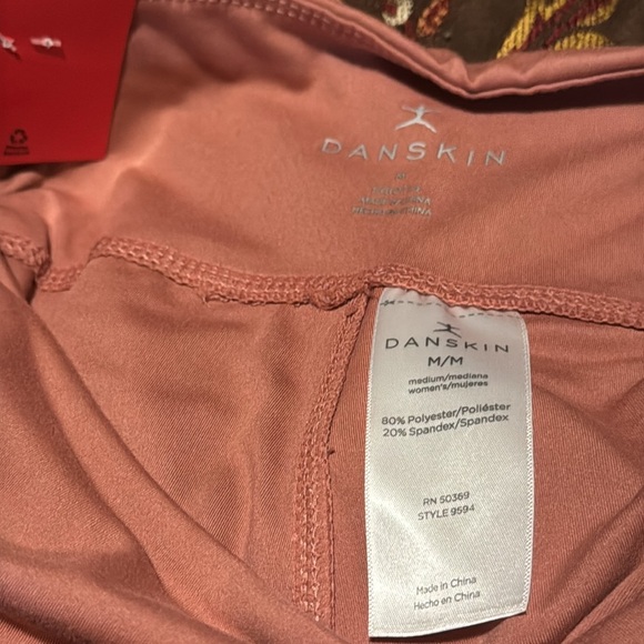 Danskin Ladies' Lightweight 7/8 Legging Pink Medium New - Picture 9 of 9